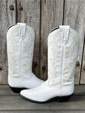 Vintage Tony Lama White Women’s Cowboy Boots